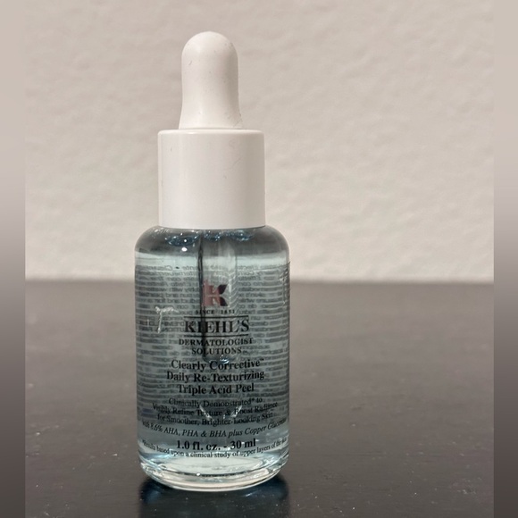KIEHLS Clearly Corrective daily re-texturizing triple acid peel - Picture 2 of 3